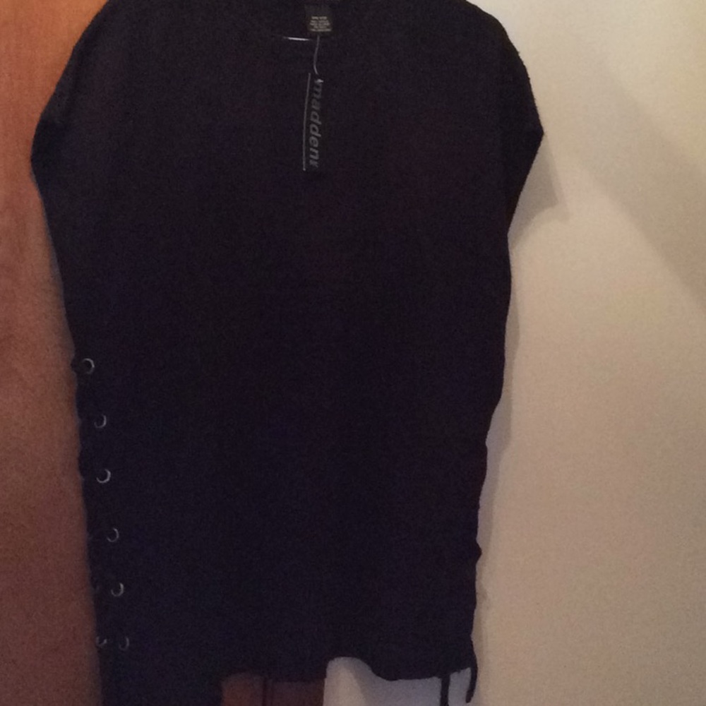Madden sleeveless sweater